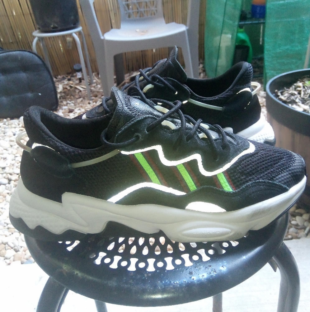 Mens Adidas Ozweegos Size 8